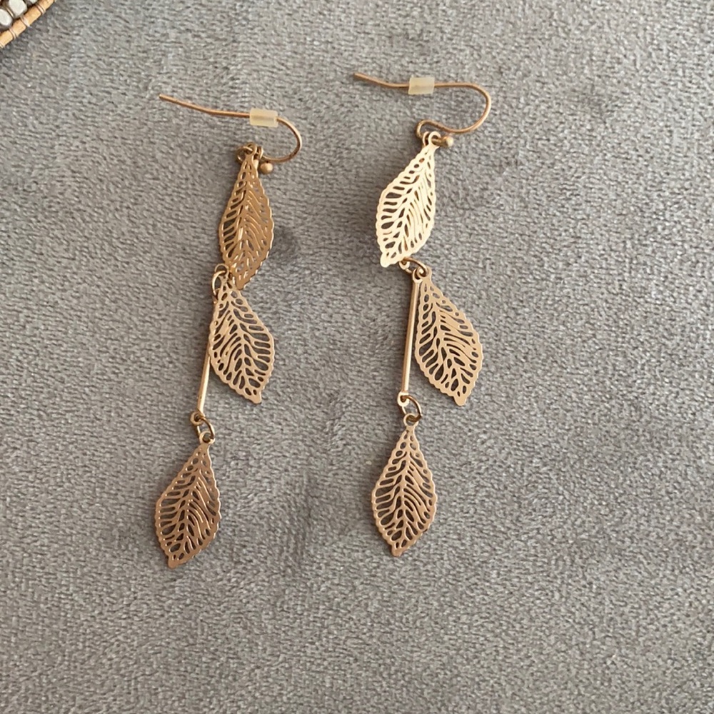 Leaf drop earrings
